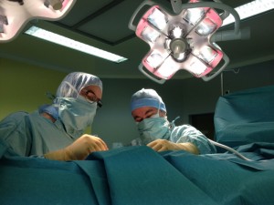 Bloc opératoire avec lumières